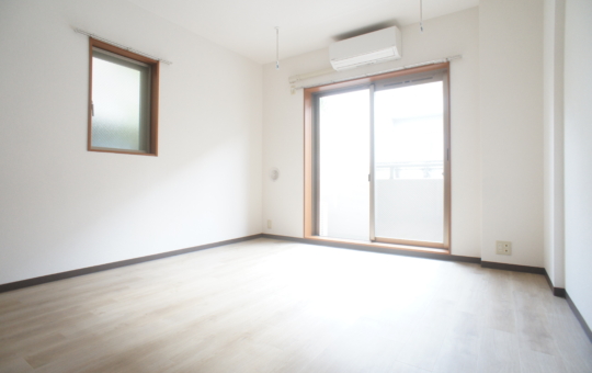 広くて使いやすいスクエア型8帖居室（桜上水マンション）