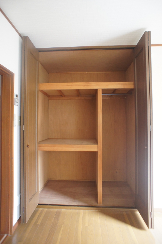 南向き2面採光で明るいお部屋です（フォーラム平野）
