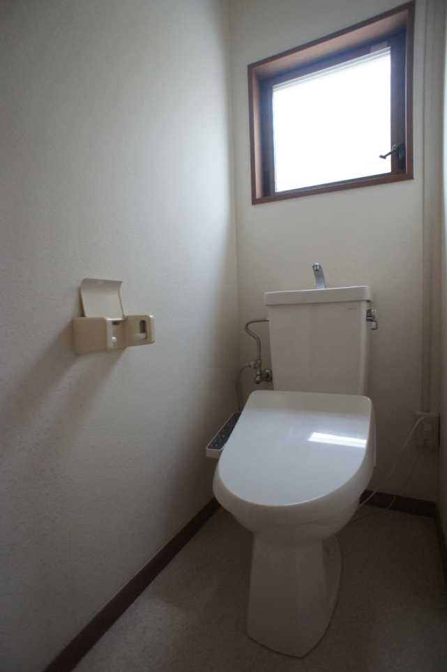 南向き2面採光で明るいお部屋です（フォーラム平野）