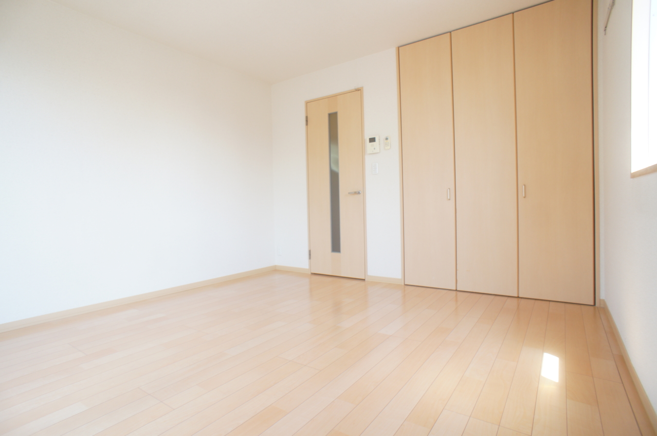 2階角部屋で広めの8.1帖(ユニテ世田谷赤堤Ｂ棟)