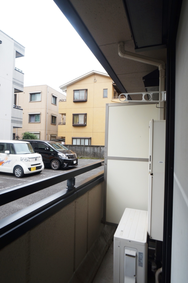 1Fでも窓の外は駐車場なお部屋（アネックス上高井戸）