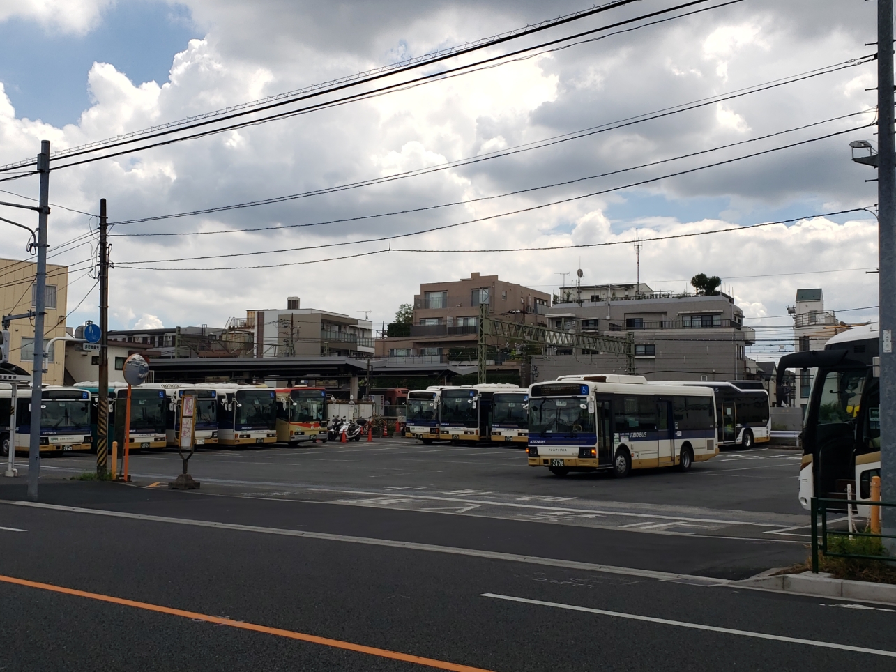 バスバスバスのバスだらけ