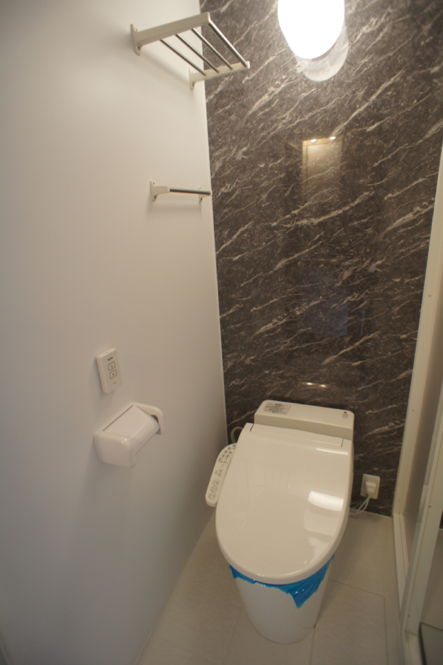 バス・トイレ別！（リバーサイドエイト）