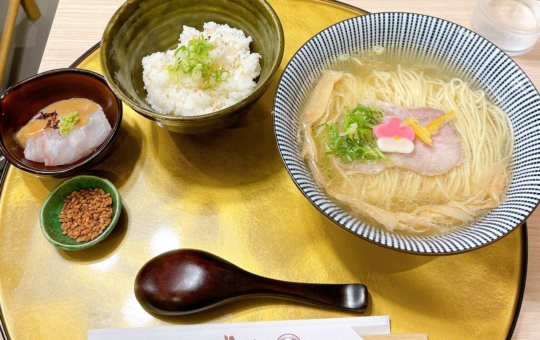 鯛のいい匂いがふわぁっ♪　鯛塩そば　灯花　　☆池袋駅エリア☆　　　