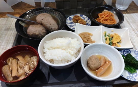 自由が丘の名物は、肉汁も愛情もたっぷり♪