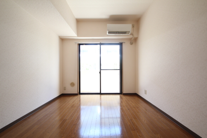 南東向きで明るいお部屋♪オートロック付マンション☺【ヴィラウィステリア】