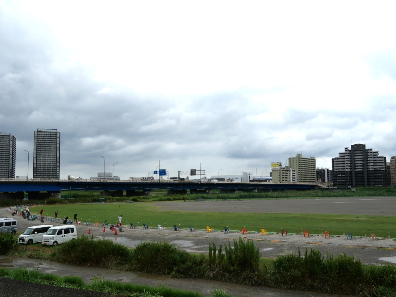 多摩川沿いでの打ちっぱなし