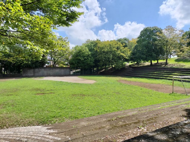 【唐木田、多摩センター】小高い丘のある公園