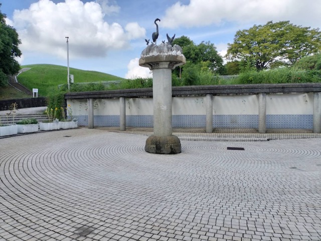 【唐木田、多摩センター】小高い丘のある公園