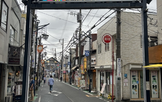 レトロな現役商店街　-六角橋商店街-