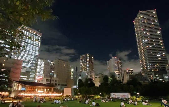 ロマンチックでムード満点♪　夜の南池袋公園☆彡