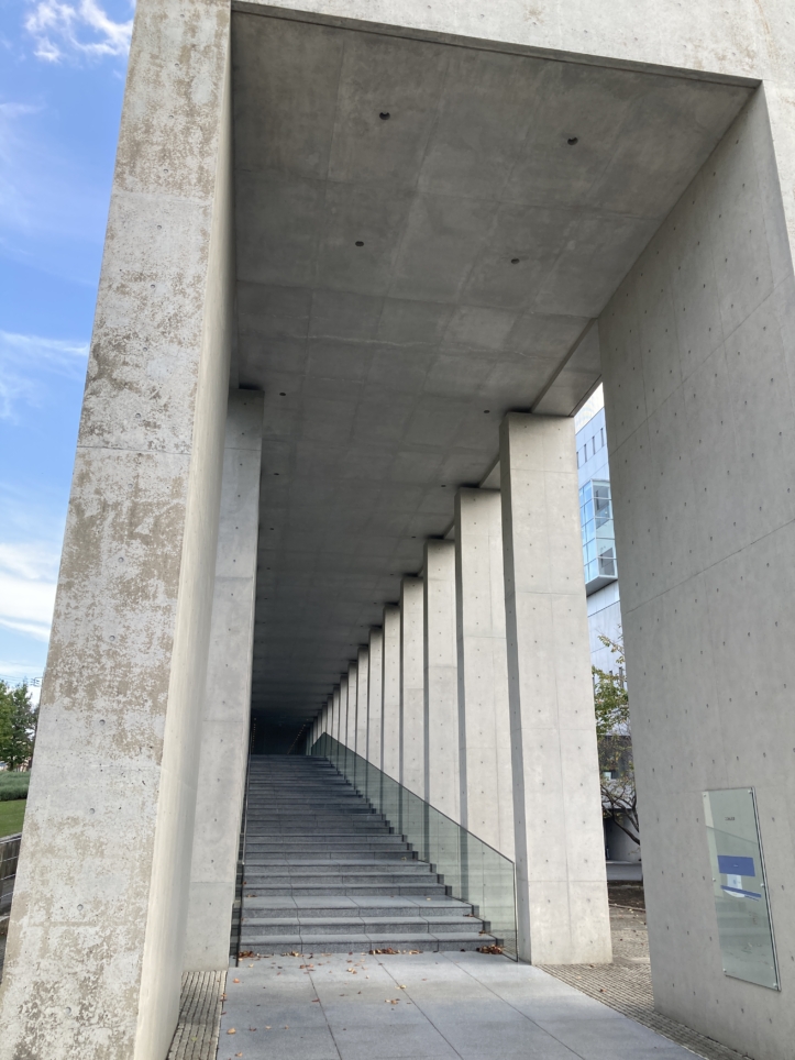 【唐木田、京王堀之内】建築さんぽ～こくみん共済coop情報センター