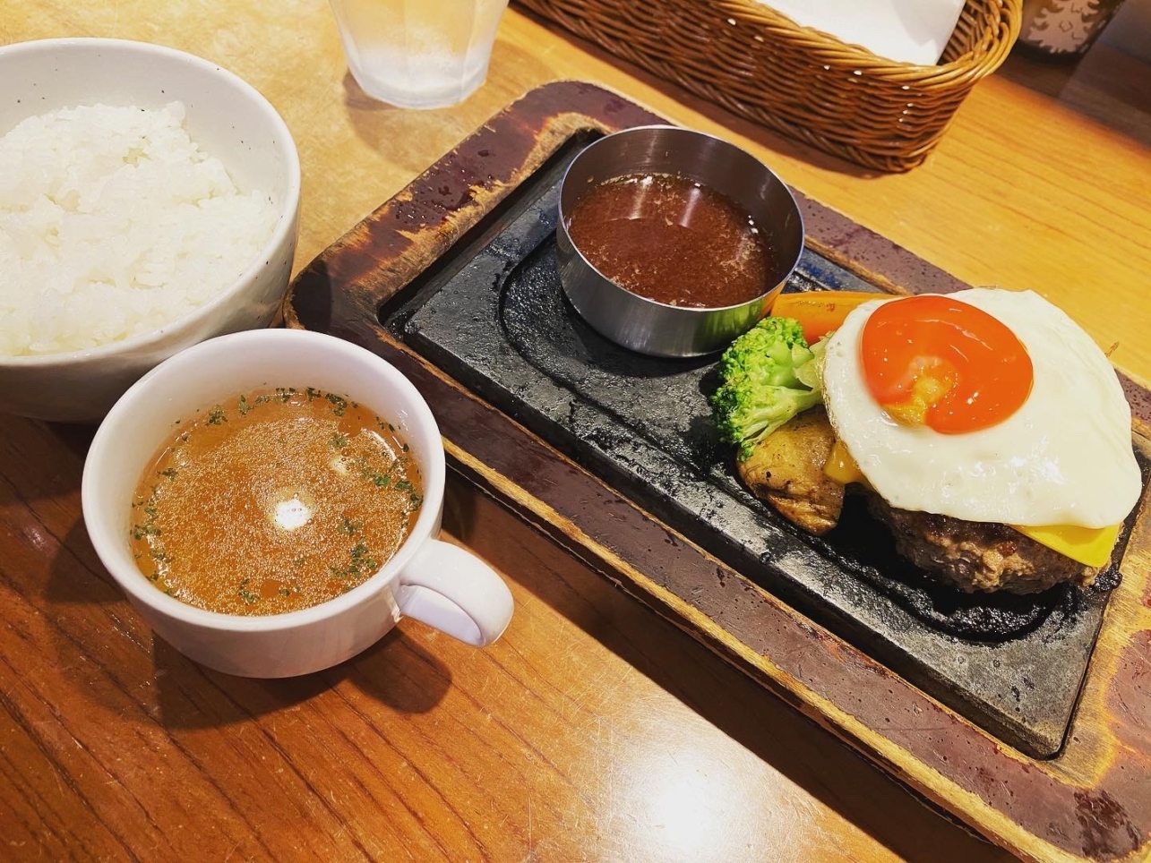 プチ贅沢をしたい時にはコレ!!　池袋　大人のハンバーグ　☆池袋駅東口エリア☆　　