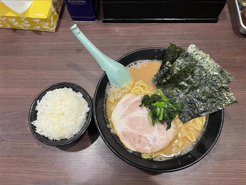 【鶴ヶ峰】地元に人気のラーメン屋さんです