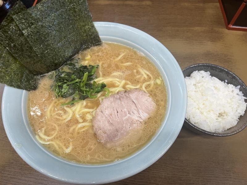 【保土ヶ谷区】家系ラーメンといえば　寿々㐂家