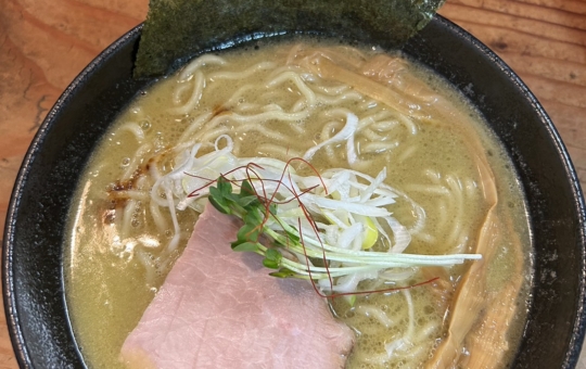 ☆多くの人で賑わう牡蠣出汁ラーメンのお店☆