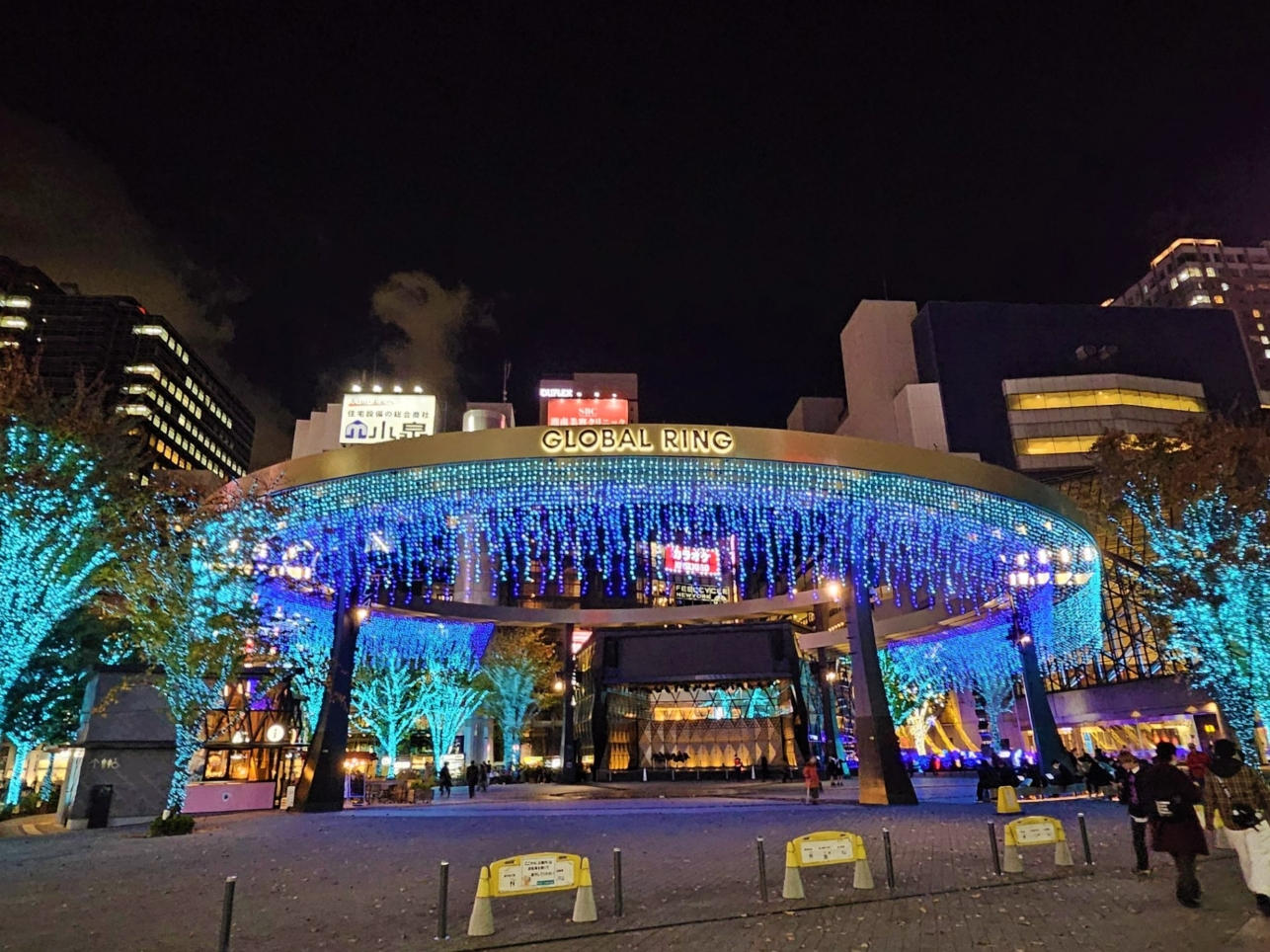 光のつらら☆彡　池袋駅前Xmasイルミネーション　☆池袋駅西口エリア☆