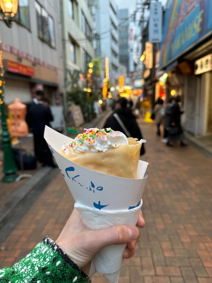 ☆開店から行列のクレープ屋さん☆