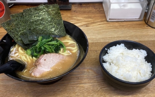 見た目こってり、飲めばあっさりのコクのあるとんこつ