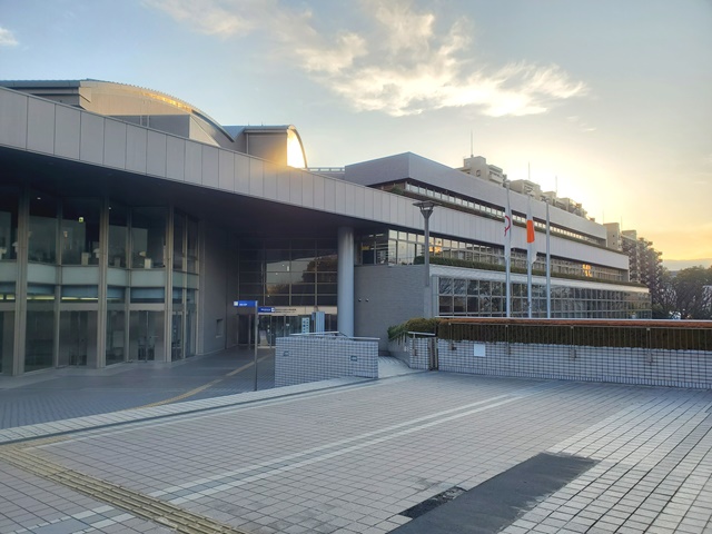 相模大野駅近くの図書館📚