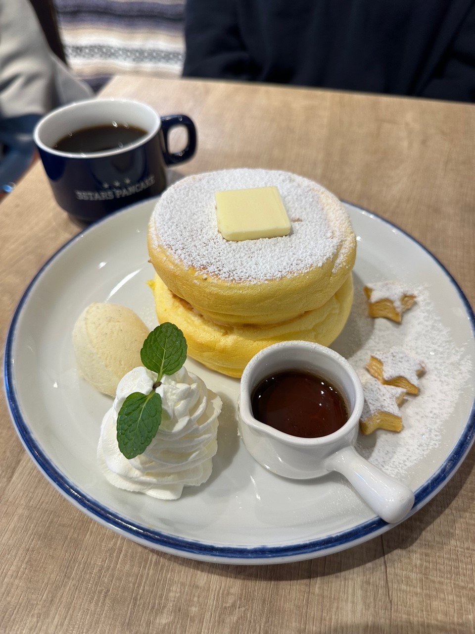 行列のできるパンケーキ屋さん【武蔵小杉駅/3STARS PANCAKE】 この街