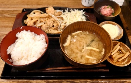 【綱島周辺紹介】焼き魚と肉の食堂✨しんぱち食堂