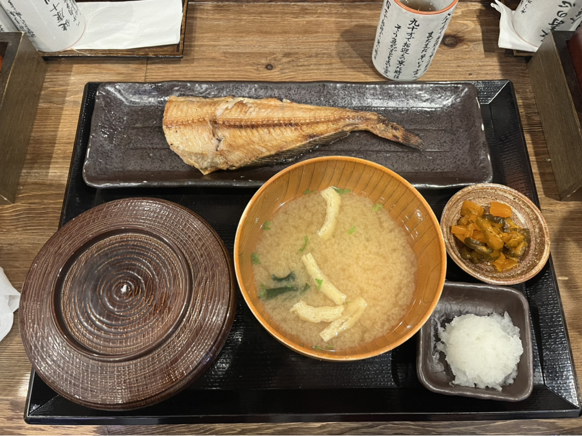 圧倒的メニュー数❣しんぱち食堂