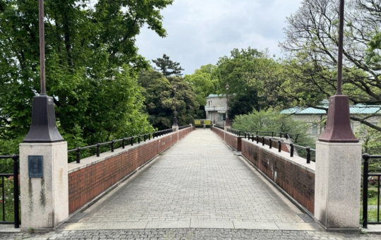 異国情緒あふれる霧笛橋、港の見える丘公園と繋がっています。カフェもあり☆彡