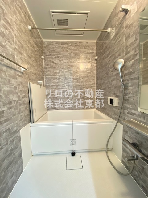 ラグジュアリーな浴室でゆったりバスタイム☆（スワンレイク東中野403）