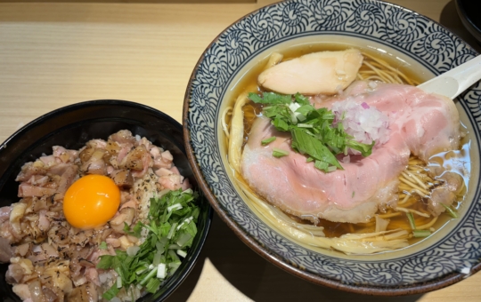 上州地鶏と金目鯛、牡蠣の中華そばが自慢のラーメン店／中華そば 漣(さざみな)