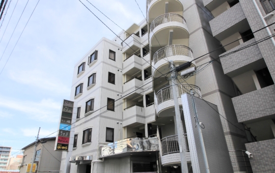 平塚駅西改札口徒歩4分の好立地『サンピア平塚』オートロック付きマンション