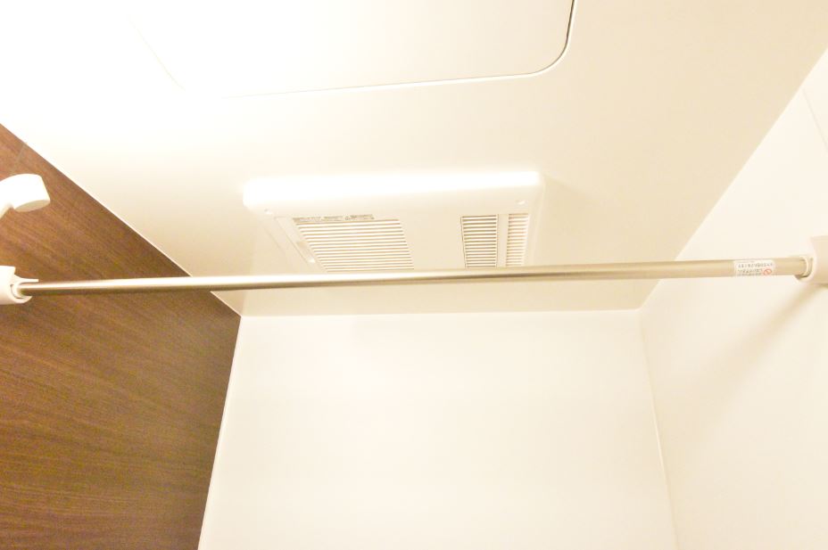 浴室乾燥機付きで部屋干しも安心♪トワイエ鶴見
