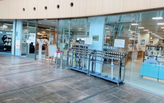 永山駅近くの図書館♪