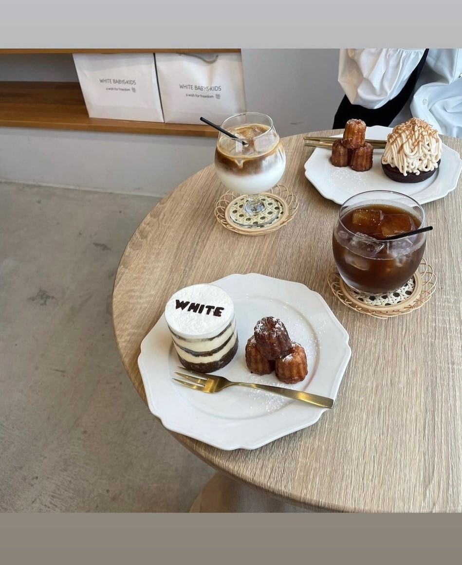 淡色な雰囲気で韓国風の人気カフェ♪ この街のいいね 横浜西口店｜地域