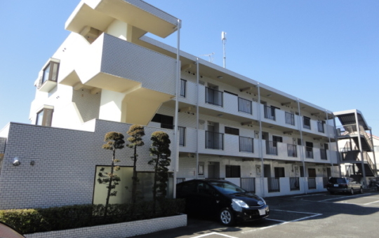 敷地内駐車場１台無料☆リノベ済マンション！（ルミエール狛江）