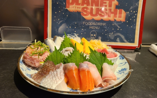 お寿司や刺身、天ぷらとお酒がすすむメニューが豊富なお店　【寿司の惑星🍣】