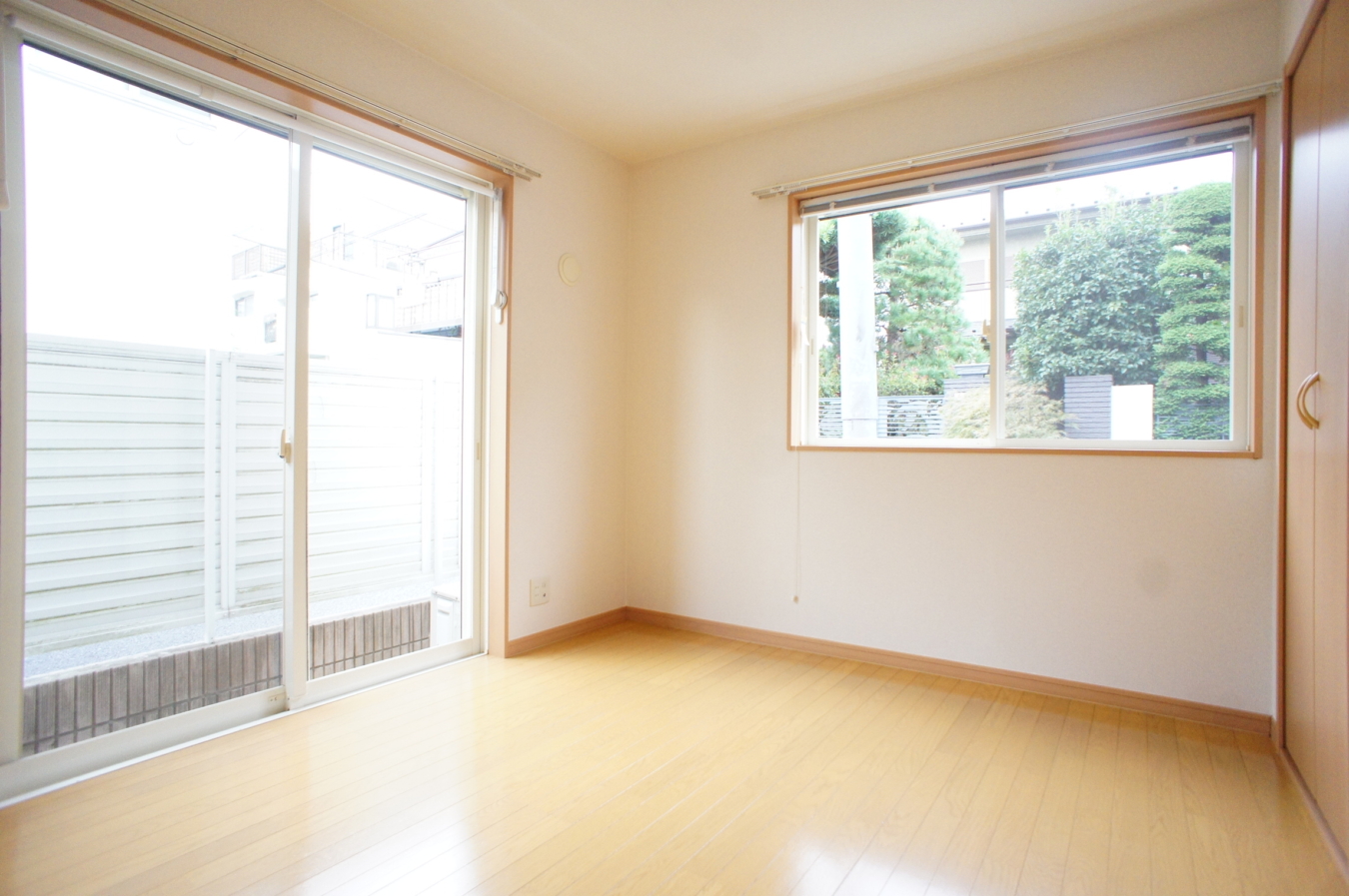 ２面採光角部屋【キューブ下北沢】