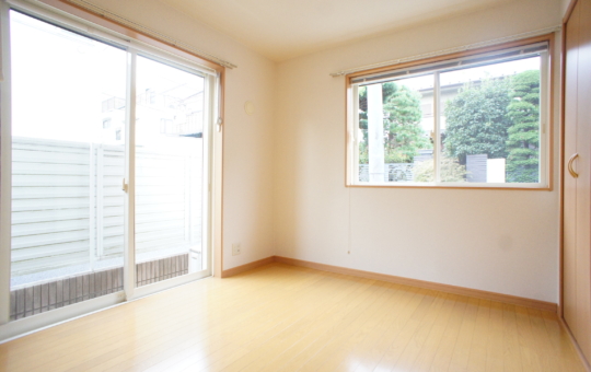 ２面採光角部屋【キューブ下北沢】