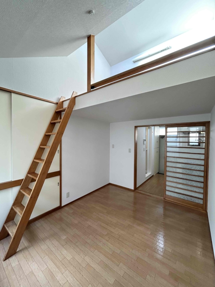 シャワールーム新設！武蔵小金井のロフト付きのお部屋です♪