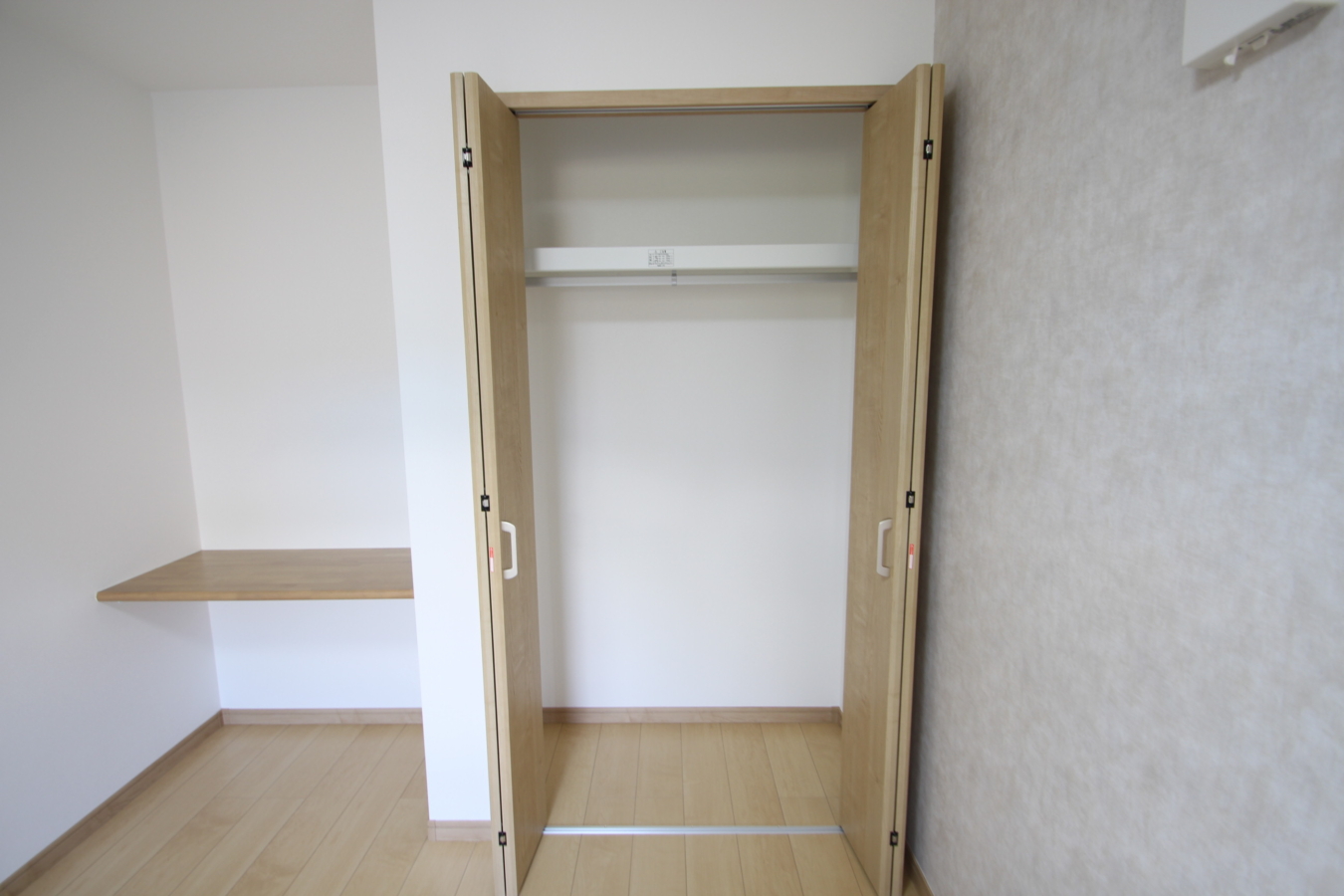 【レジェンド・スクエア横濱－二俣川】人気のオートロック完備☆全室角部屋♪