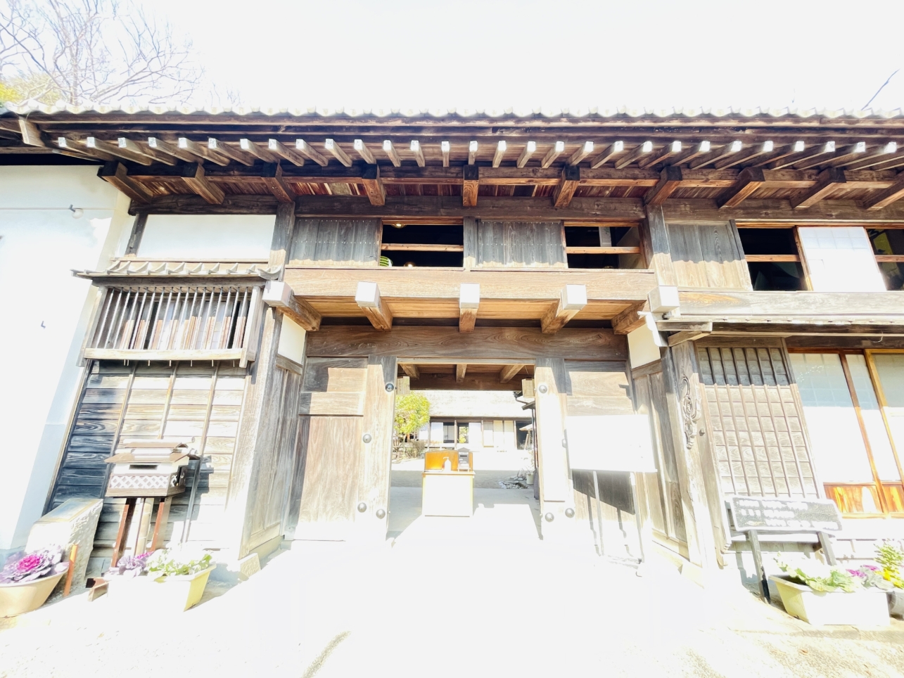 【長屋門公園】 歴史と自然が息づく癒しのスポット 🌳🏯