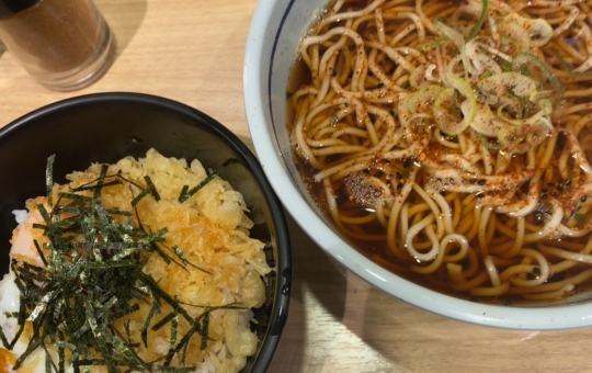 食券を渡してからマッハ！！【吉そば渋谷店】