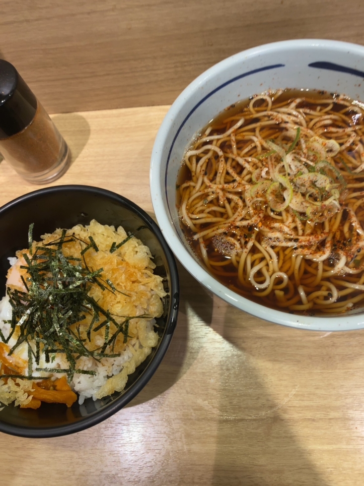 食券を渡してからマッハ！！【吉そば渋谷店】