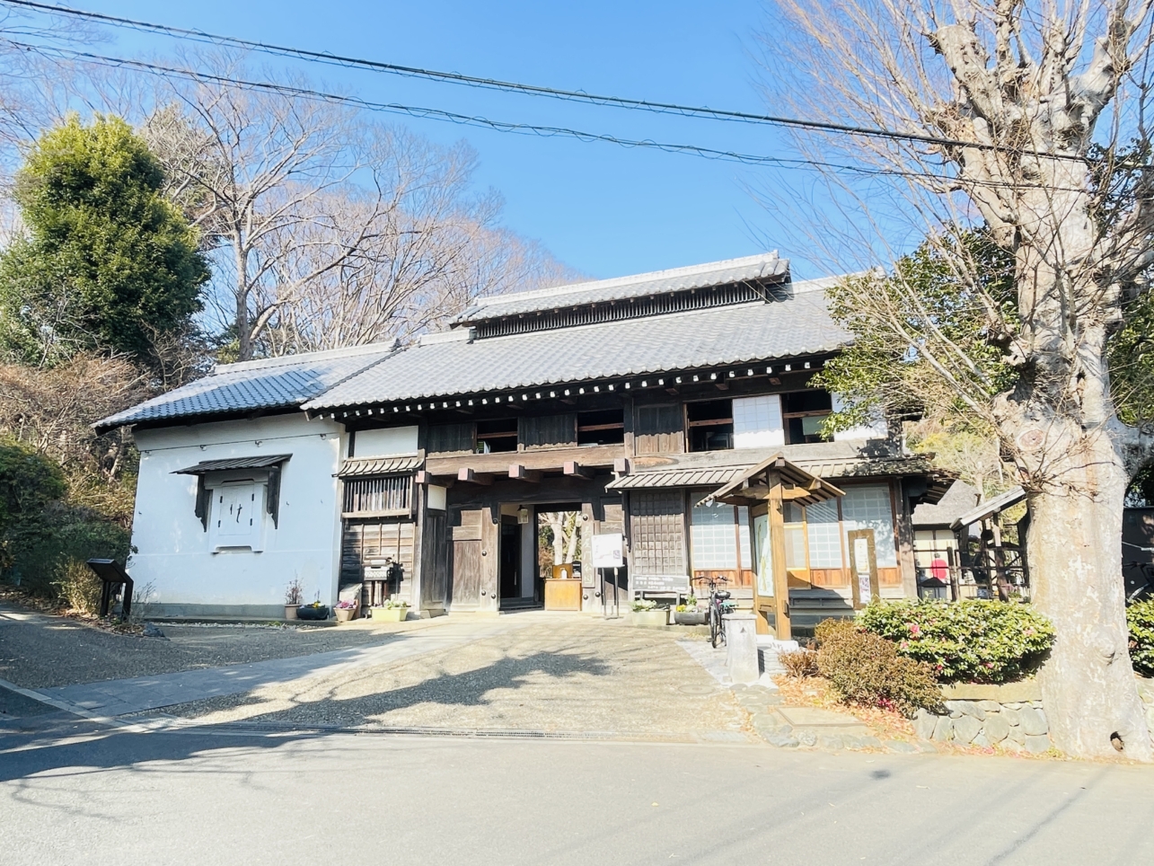 【長屋門公園】 歴史と自然が息づく癒しのスポット 🌳🏯