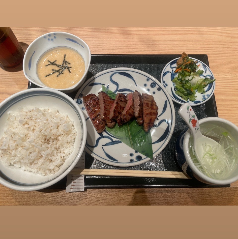 牛タンととろろを食べるなら「ねぎし」！！
