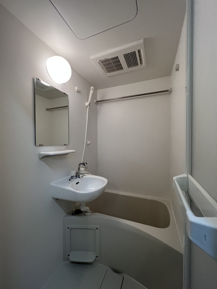 西国立徒歩６分！風呂トイレ別の１Kのお部屋です☆