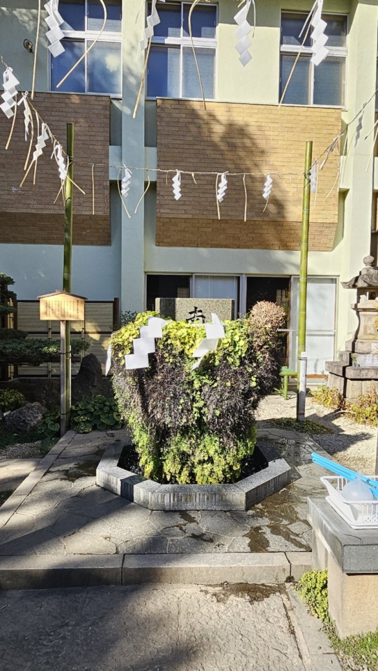 金融関係にご利益あり!! 知る人ぞ知るパワースポット♪《東神社》