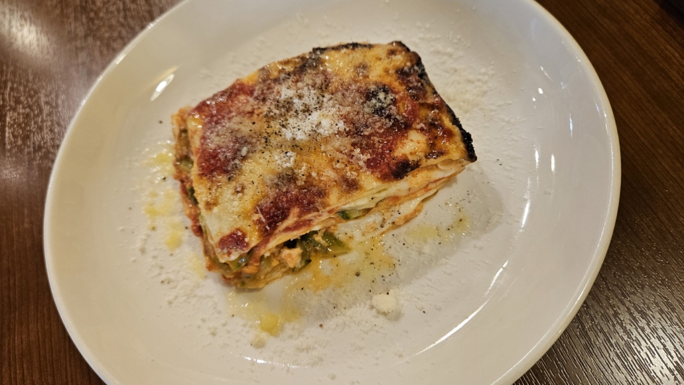 パニーニが美味しいと評判のイタリアンバル(^^♪《バール イタリアーノ ダ パオロ》