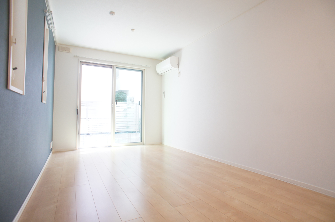 シンプル イズ ベスト白基調のお部屋【Liao Court】