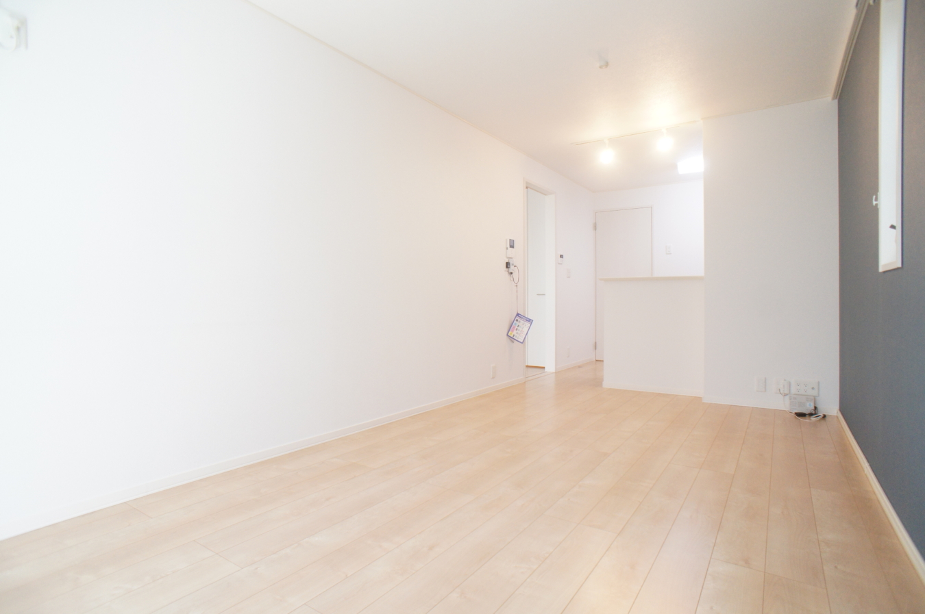 シンプル イズ ベスト白基調のお部屋【Liao Court】